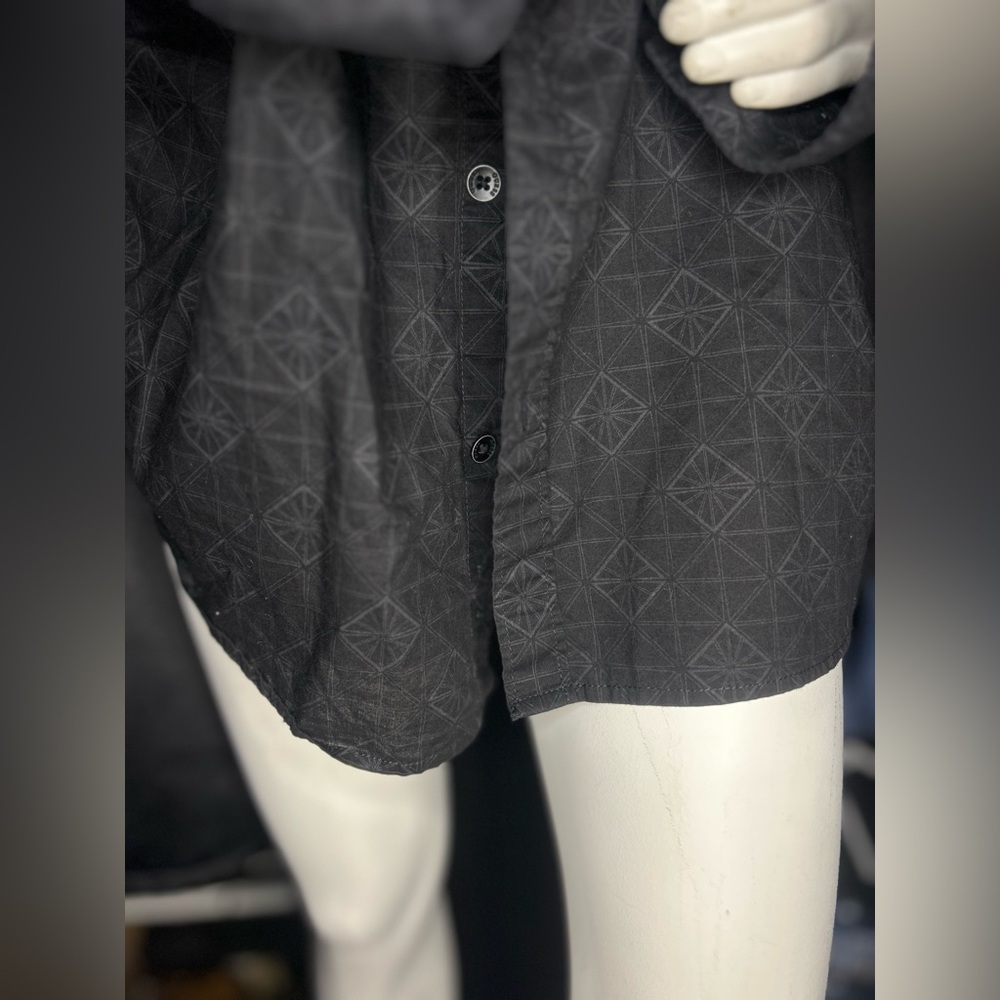 Guess Geometric Patterned Button-Up Shirt - Picture 3 of 7
